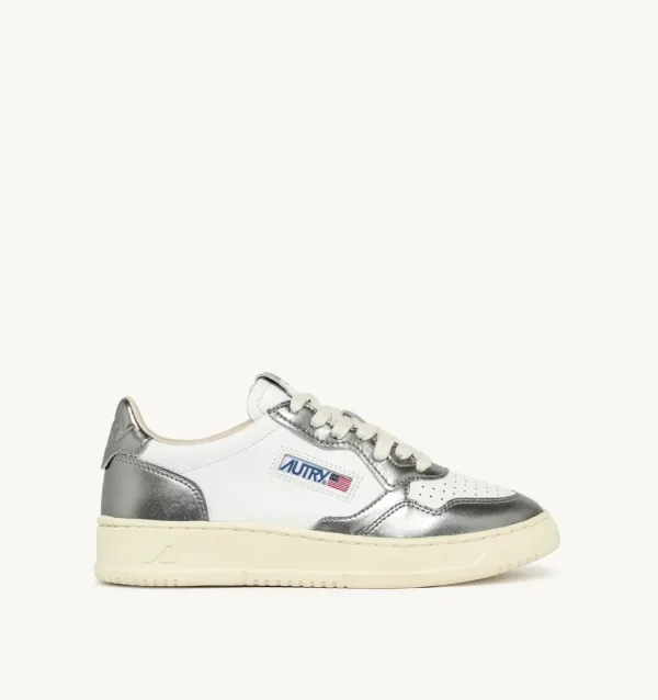 BASKETS MEDALIST LOW BICOLOR EN CUIR BLANC ET SILVER