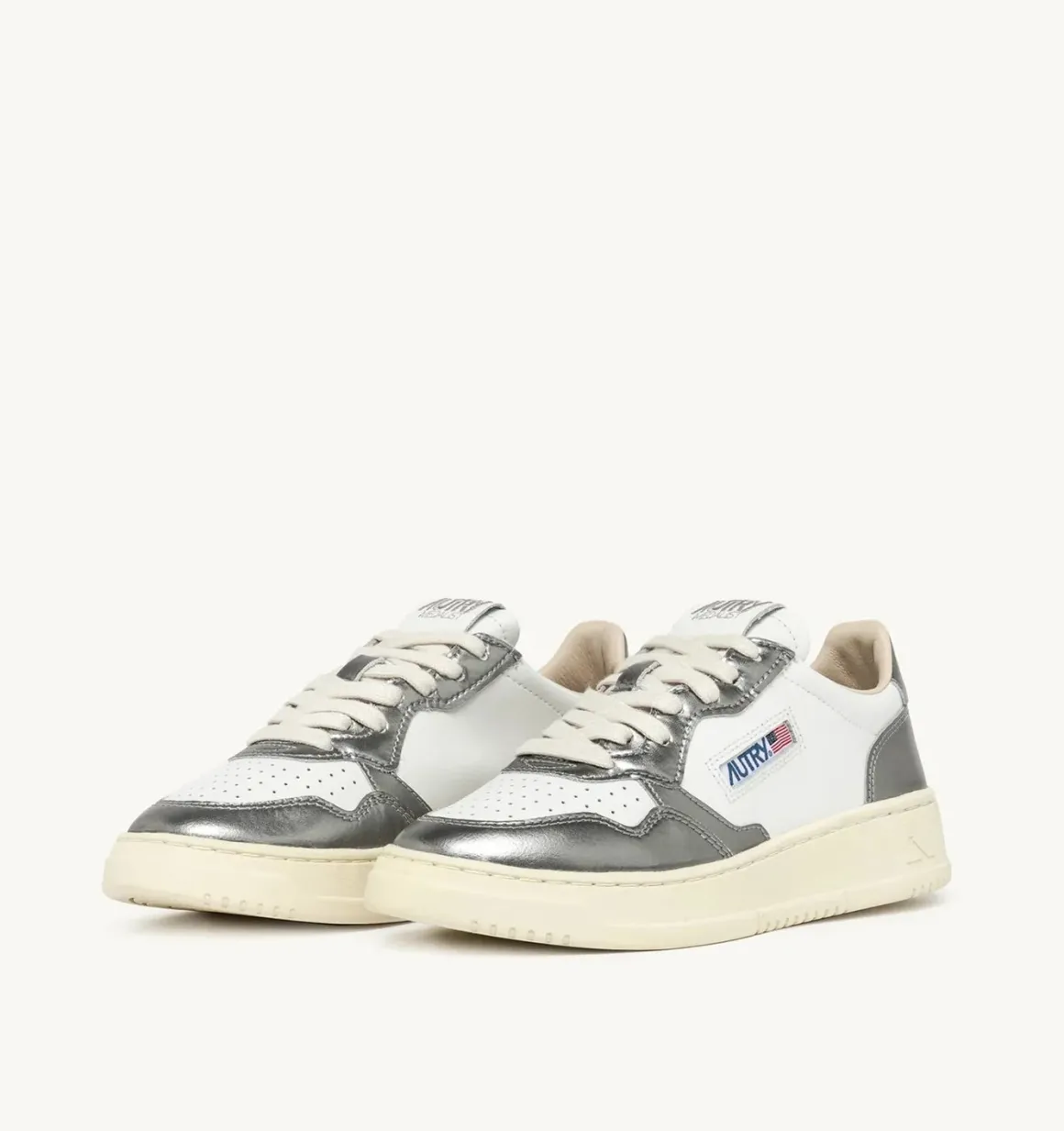 baskets_medalist_low_bico_1.webp BASKETS MEDALIST LOW BICOLOR EN CUIR BLANC ET SILVER