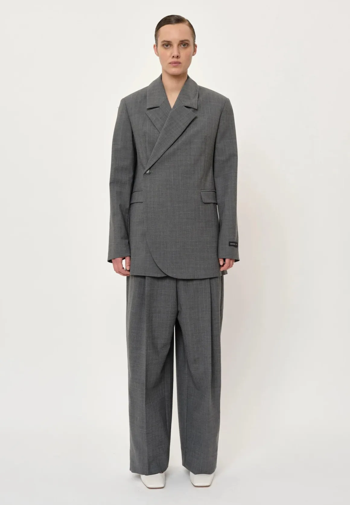 blazer_lilith_2.webp Blazer Lilith