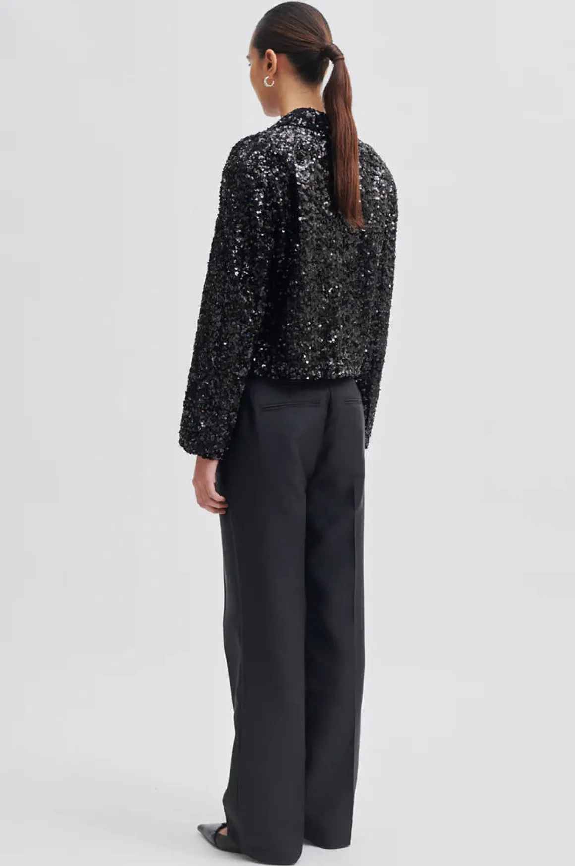 luxe_blazer_met_paillette_3.webp LUXE BLAZER MET PAILLETTEN