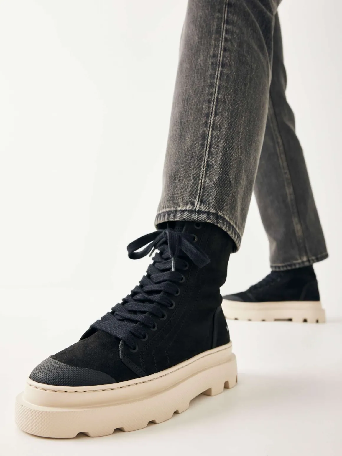 monro_miley_sneaker_2.webp MONRO MILEY SNEAKER