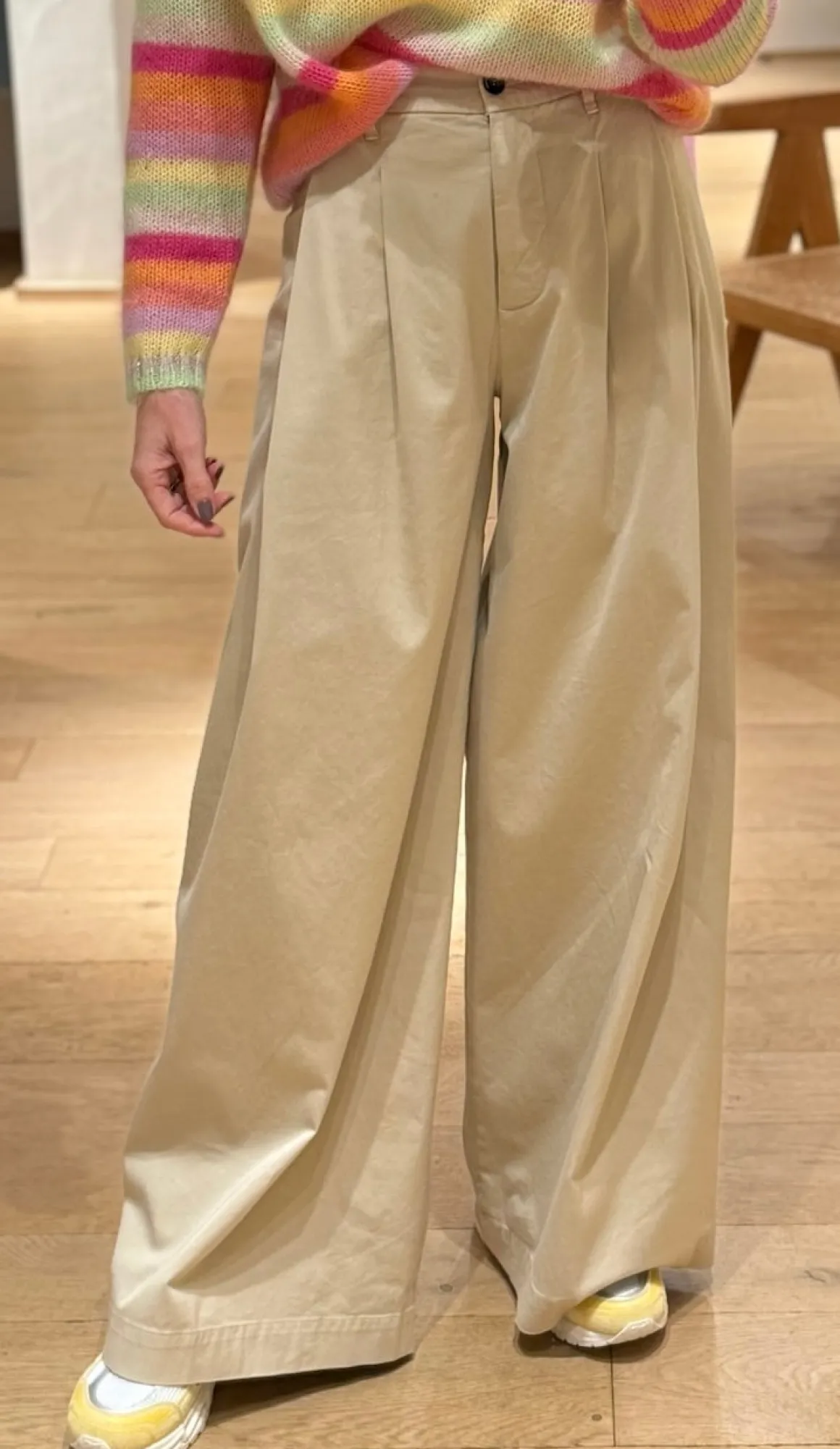 pantalon_petra__pinces_0.webp Pantalon PETRA à pinces