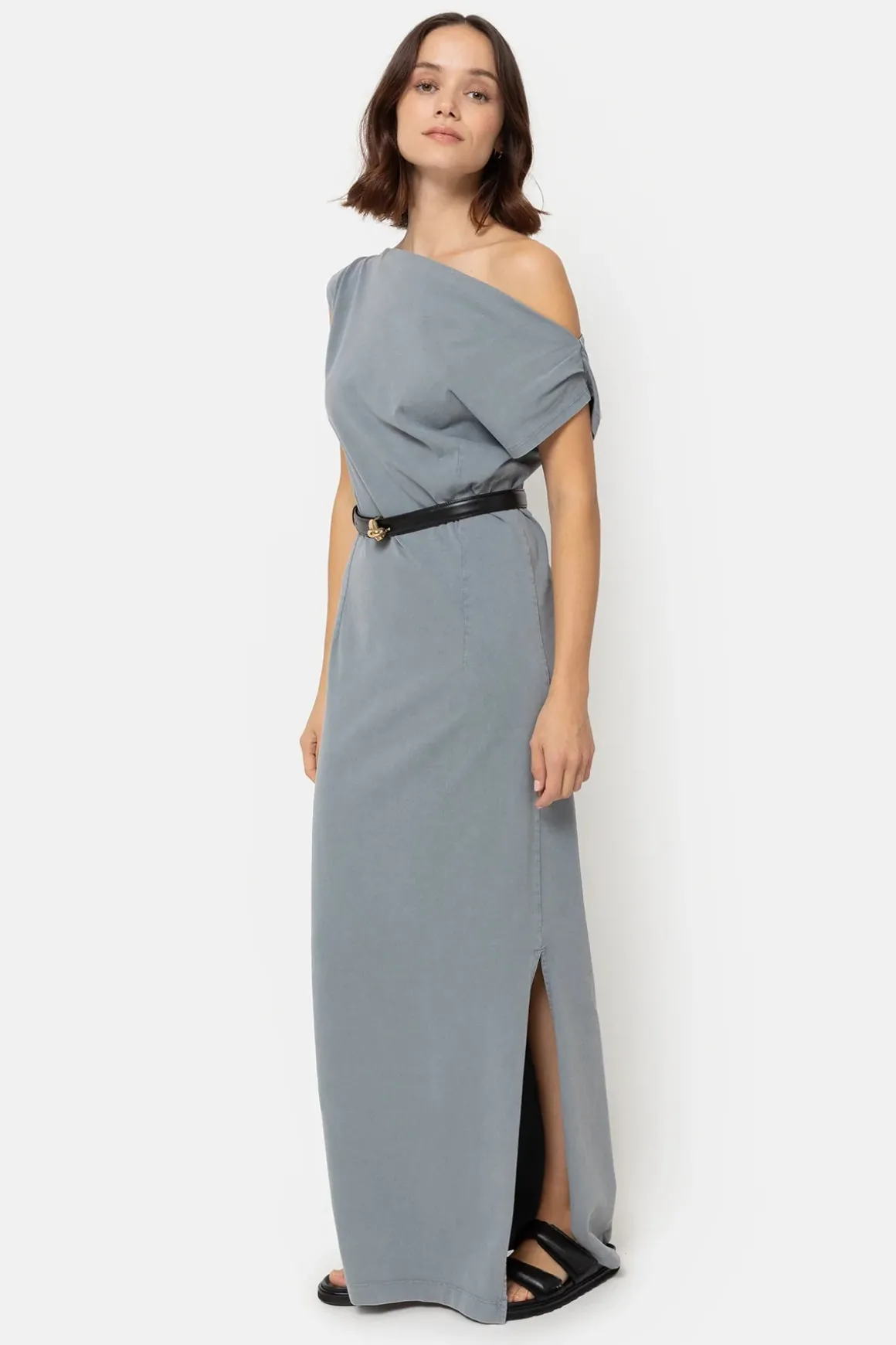 robe_offshouder_logan_0.webp Robe off-shouder LOGAN