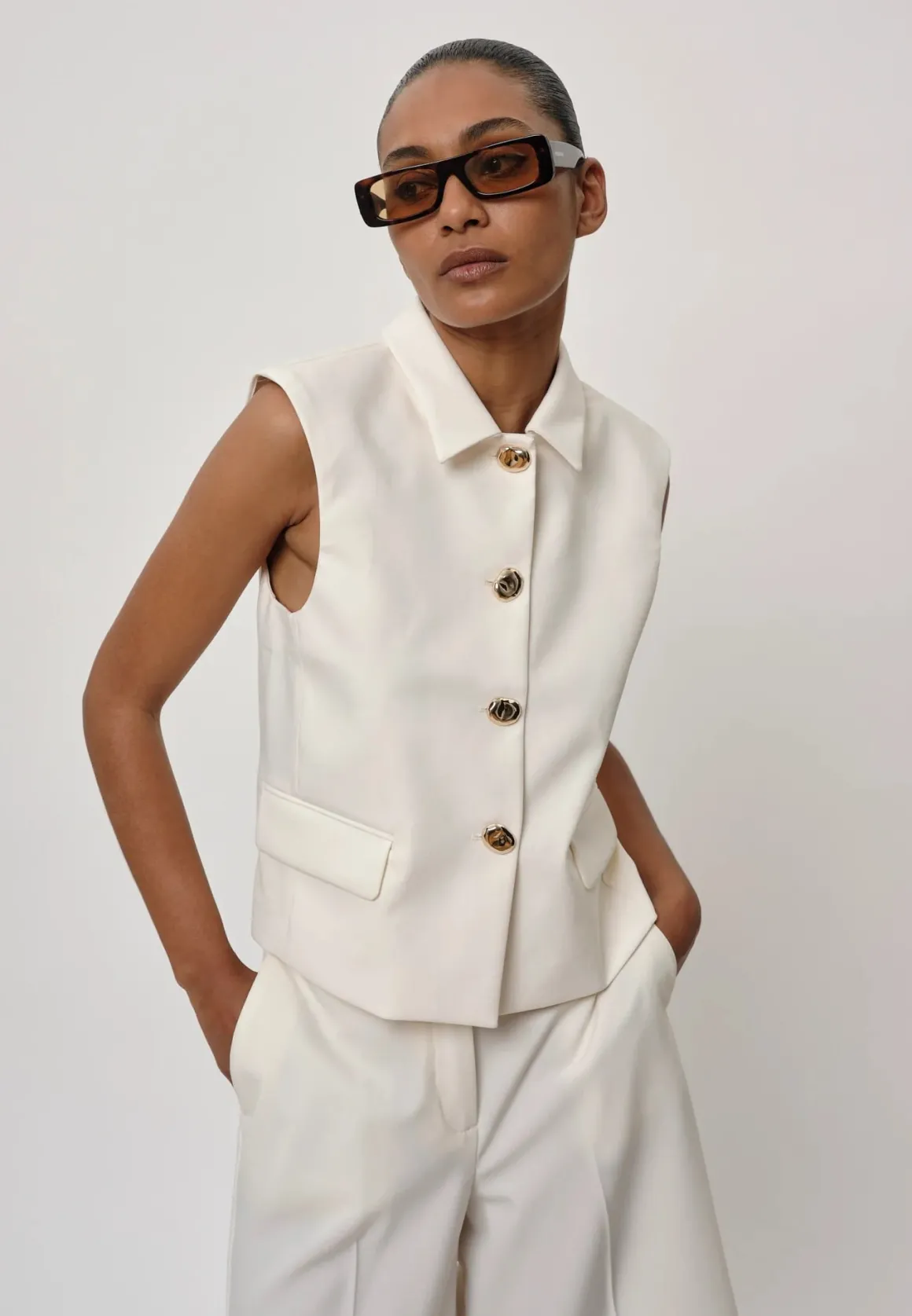 veste_sans_manches_brian_1.webp Veste sans manches BRIAN
