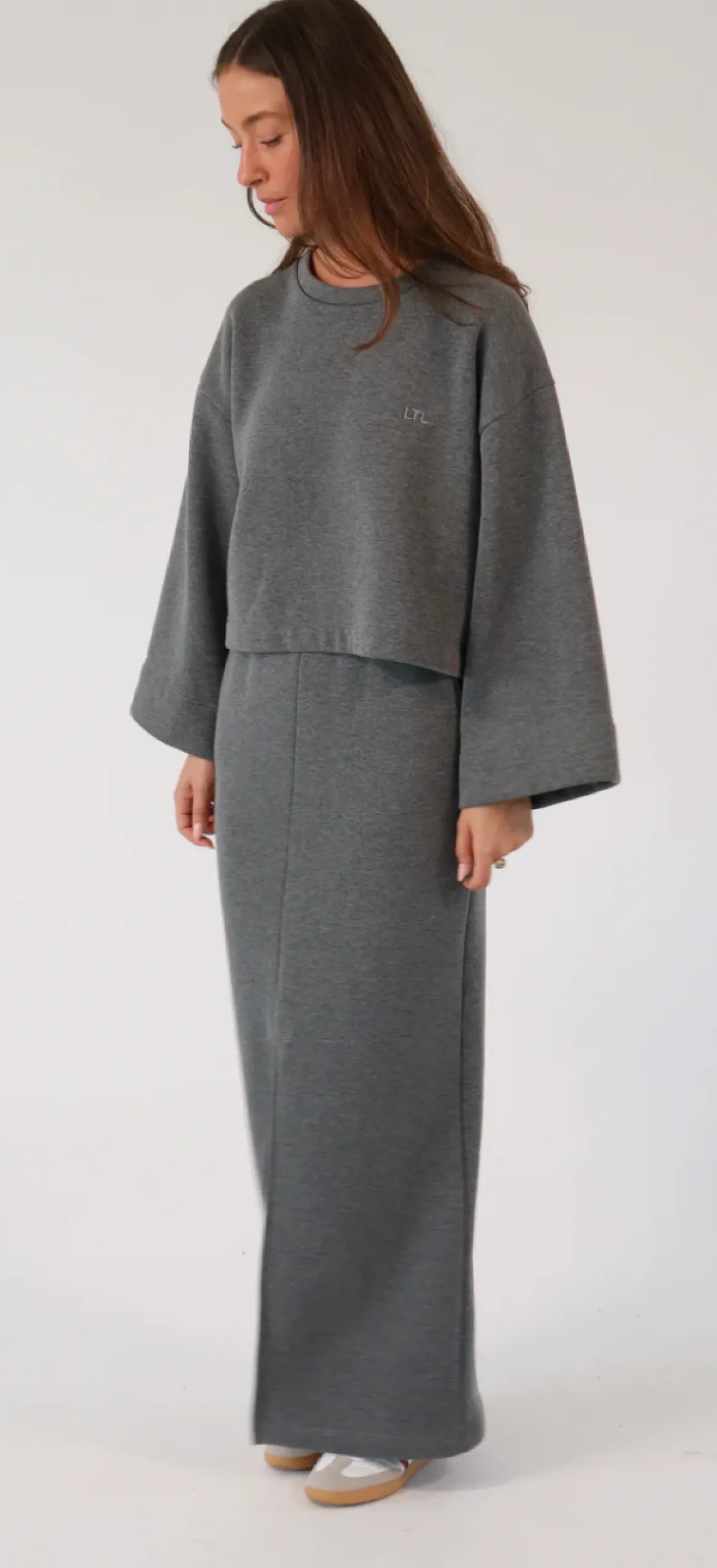 zakia_joggingrok_2.webp ZAKIA joggingrok